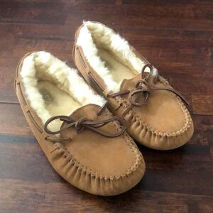 Ugg slippers like new!